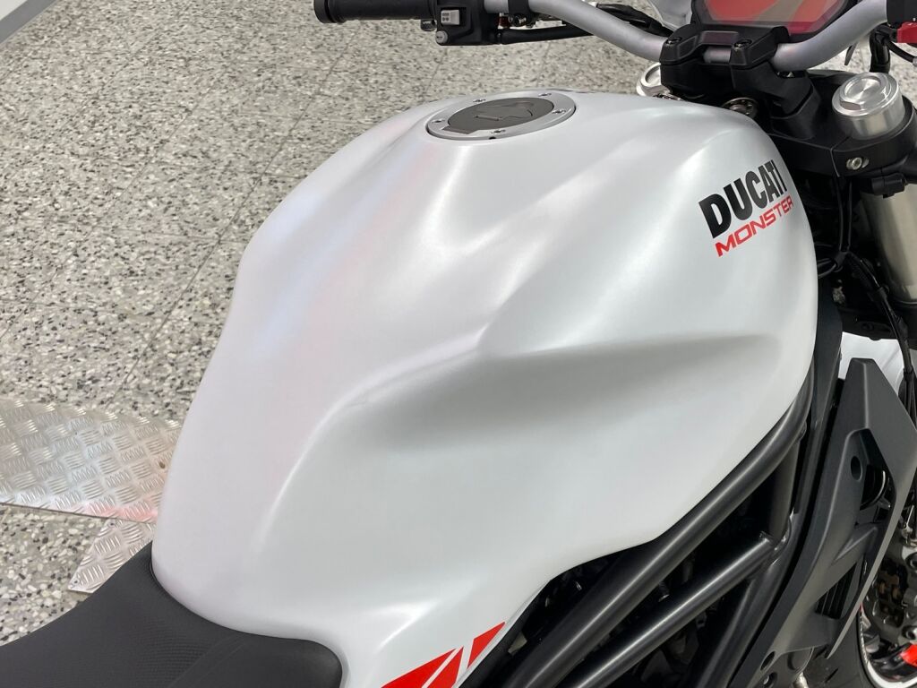 Ducati MONSTER 2019 Valkoinen
