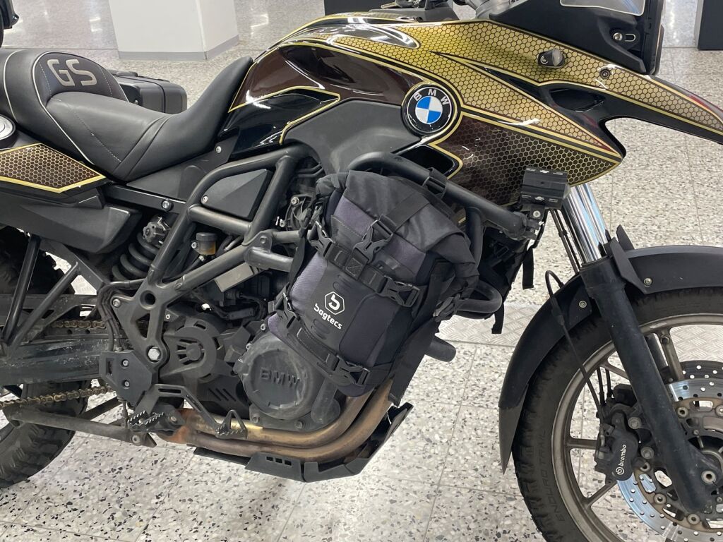 BMW F 2013 