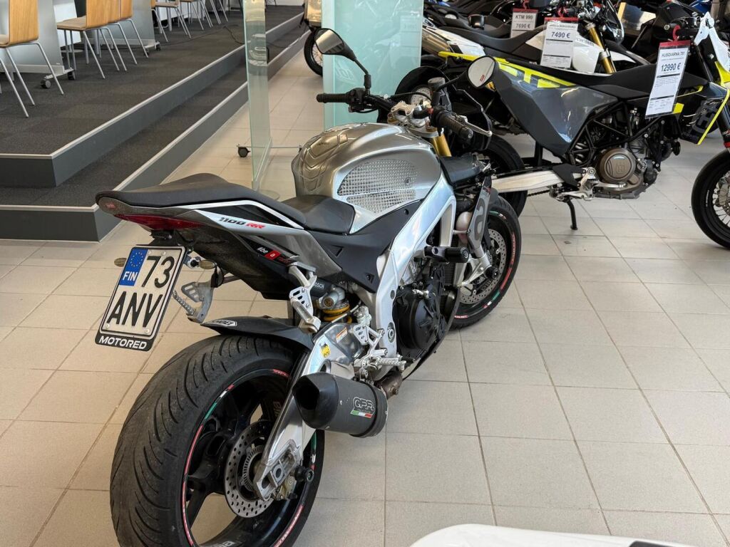 Aprilia TUONO 2016 Harmaa