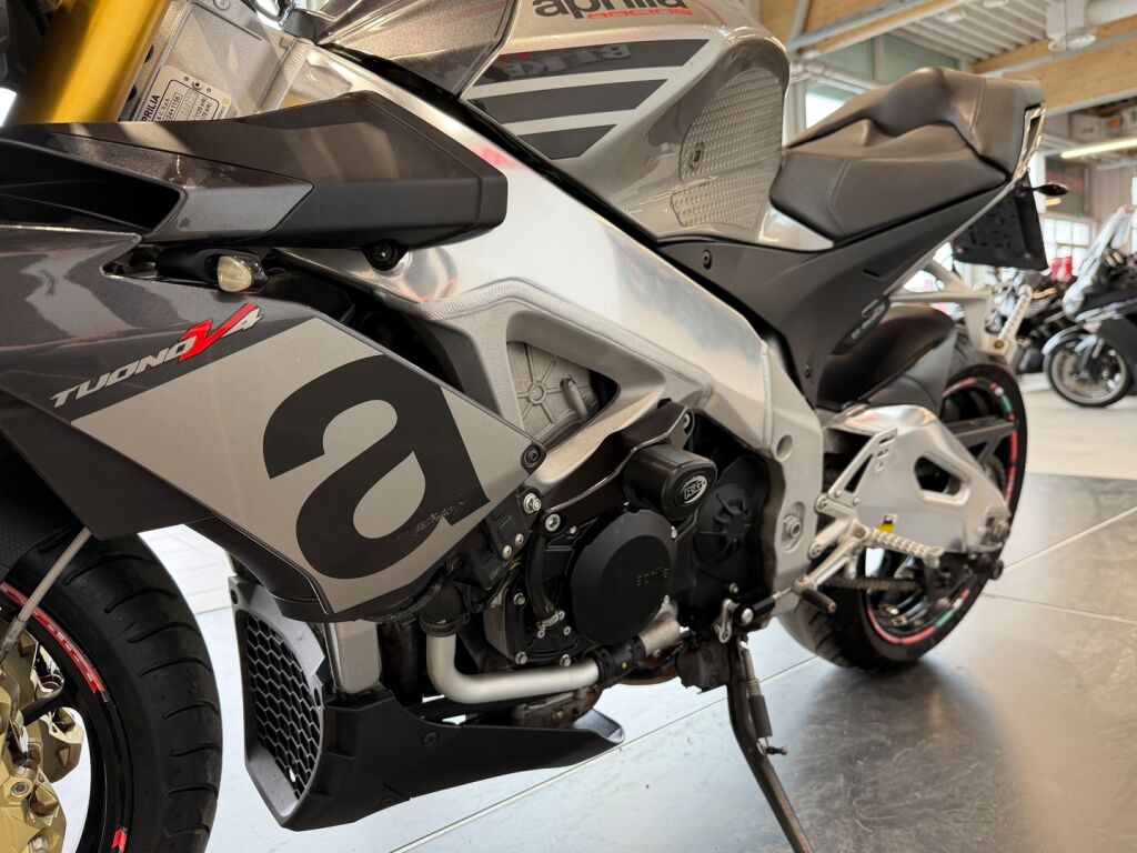 Aprilia TUONO 2016 Harmaa