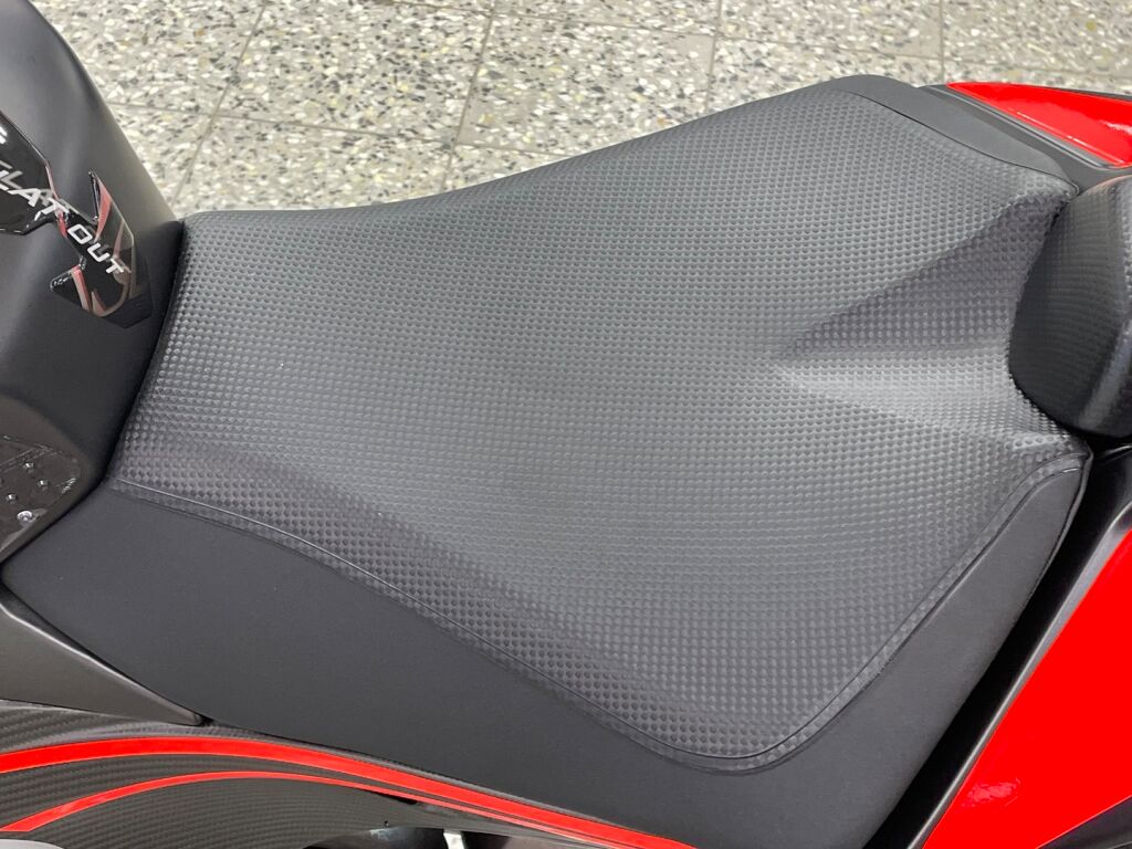 Aprilia TUONO 2022 