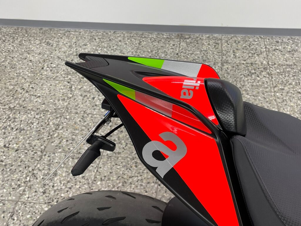 Aprilia TUONO 2022 