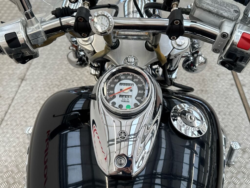 Yamaha XVS 2001 Musta