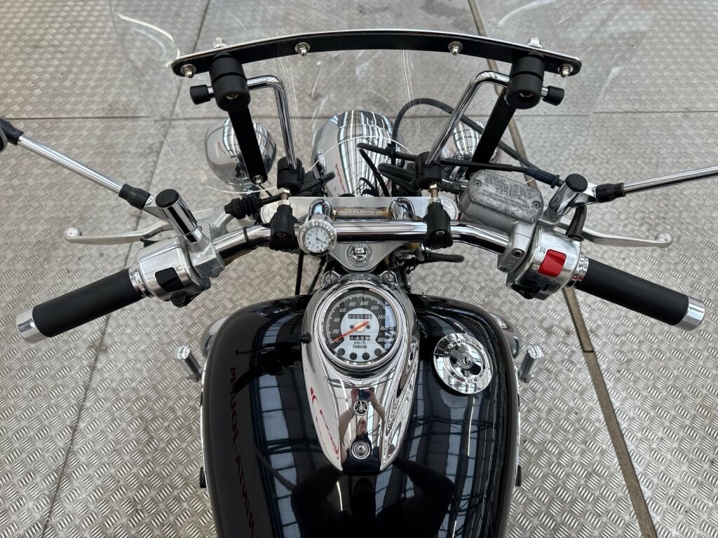 Yamaha XVS 2001 Musta