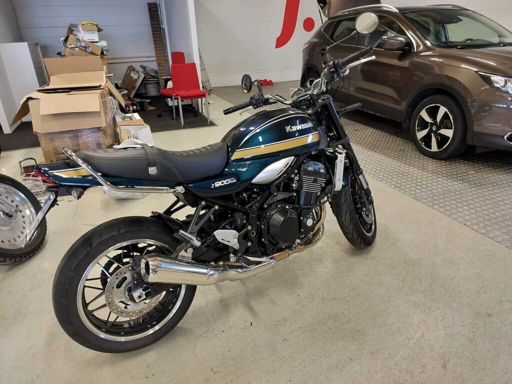 Kawasaki Z900 2023 