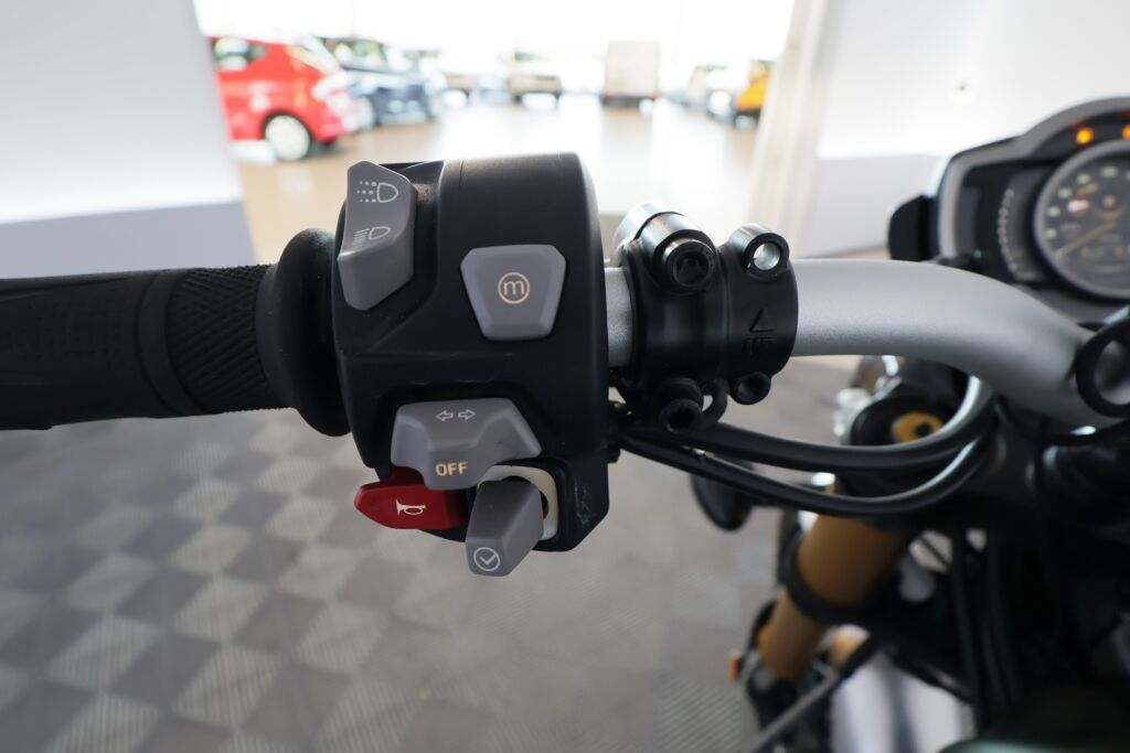 Triumph SCRAMBLER 2023 