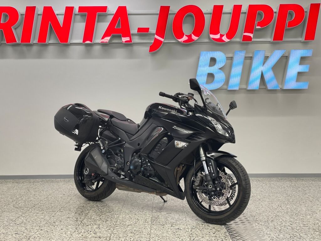 Kawasaki Z 2013 Musta