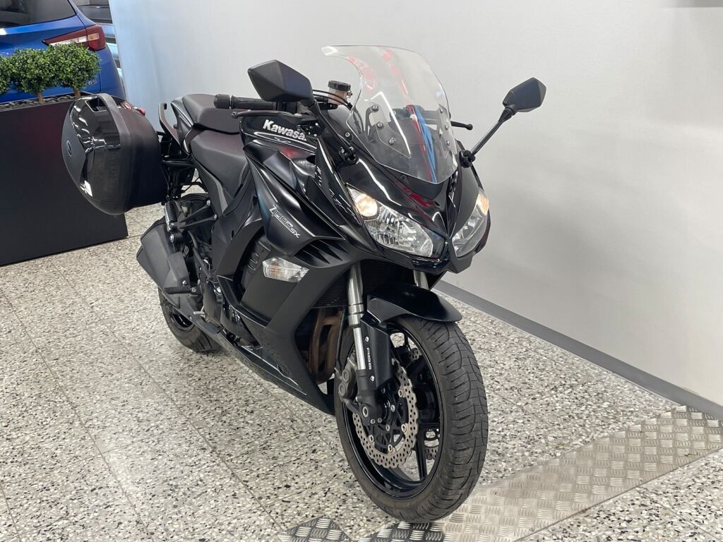 Kawasaki Z 2013 Musta