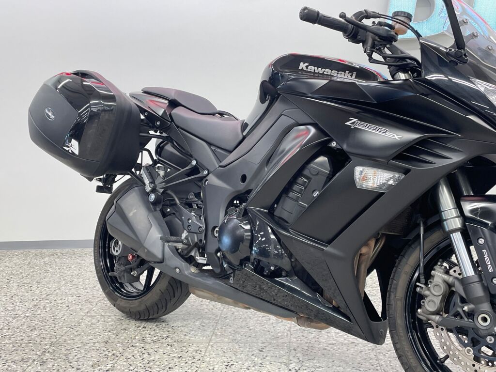 Kawasaki Z 2013 Musta