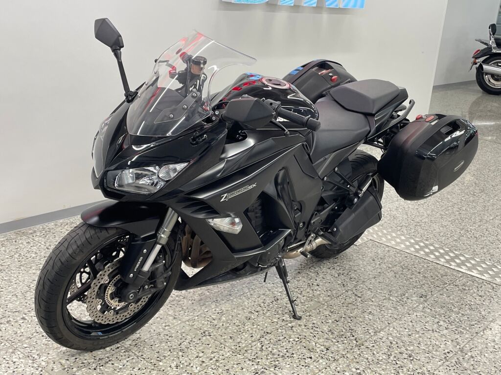 Kawasaki Z 2013 Musta