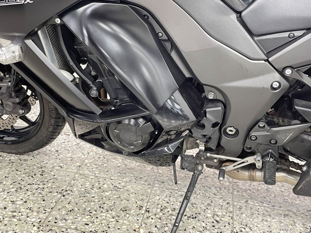 Kawasaki Z 2013 Musta