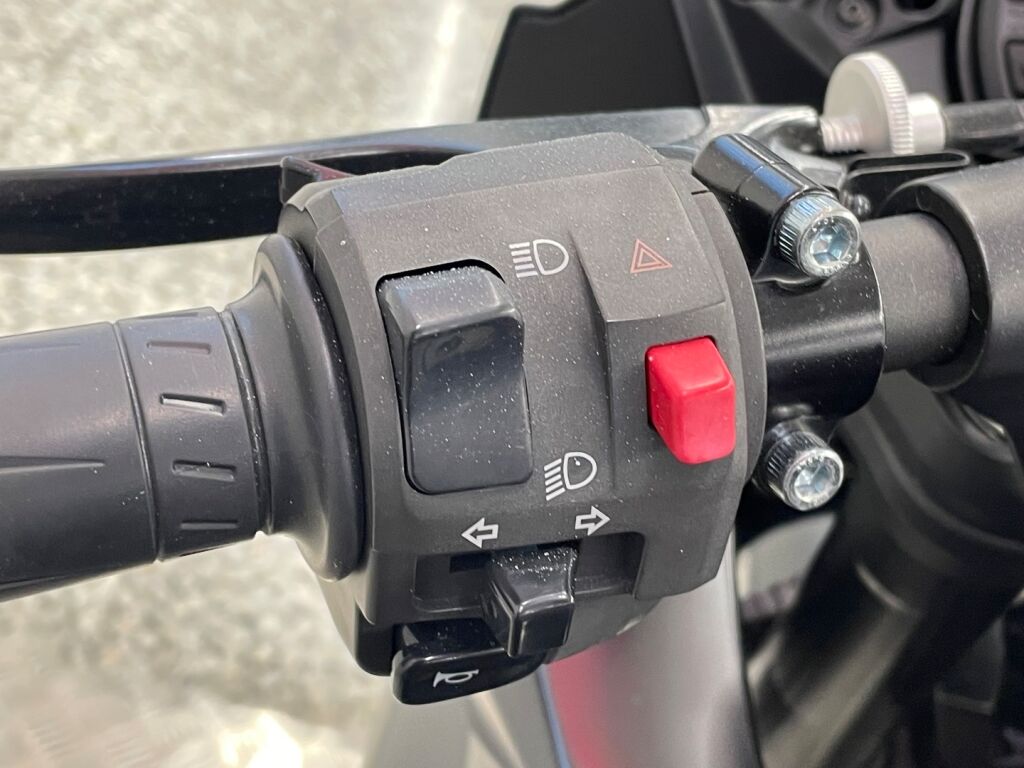 Kawasaki Z 2013 Musta