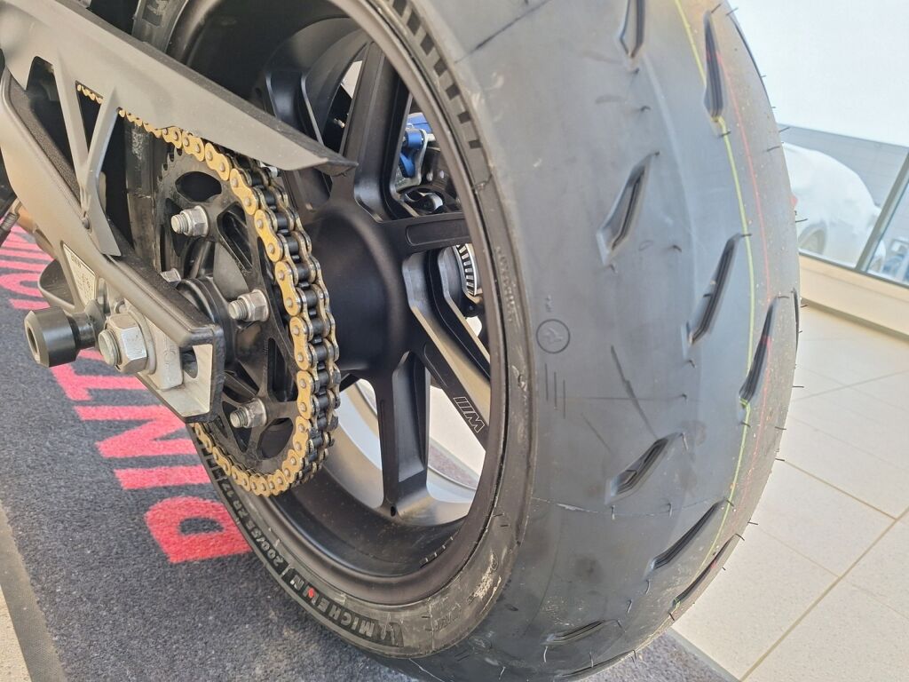 BMW M 2023 Valkoinen