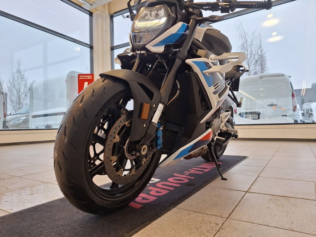 BMW M 2023 Valkoinen