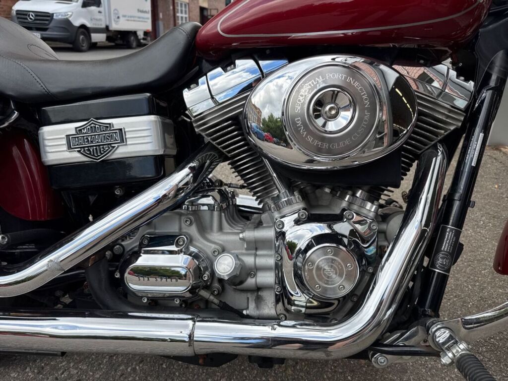 Harley-davidson DYNA 2006 