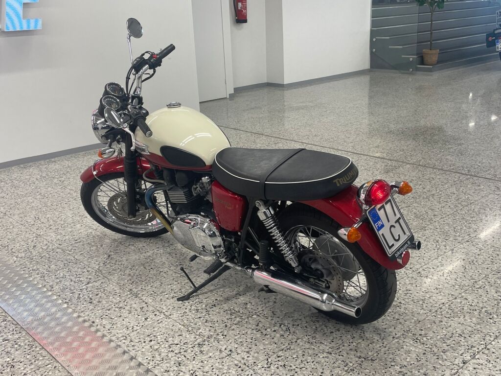 Triumph BONNEVILLE 2012 