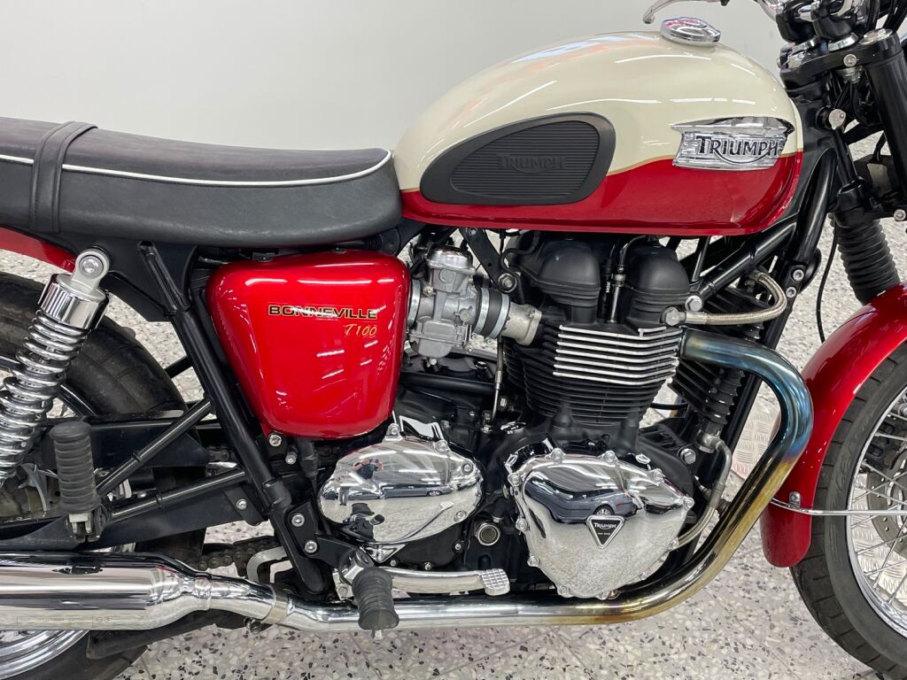 Triumph BONNEVILLE 2012 