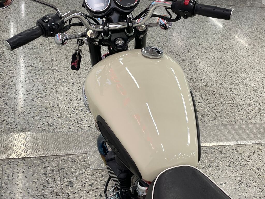Triumph BONNEVILLE 2012 