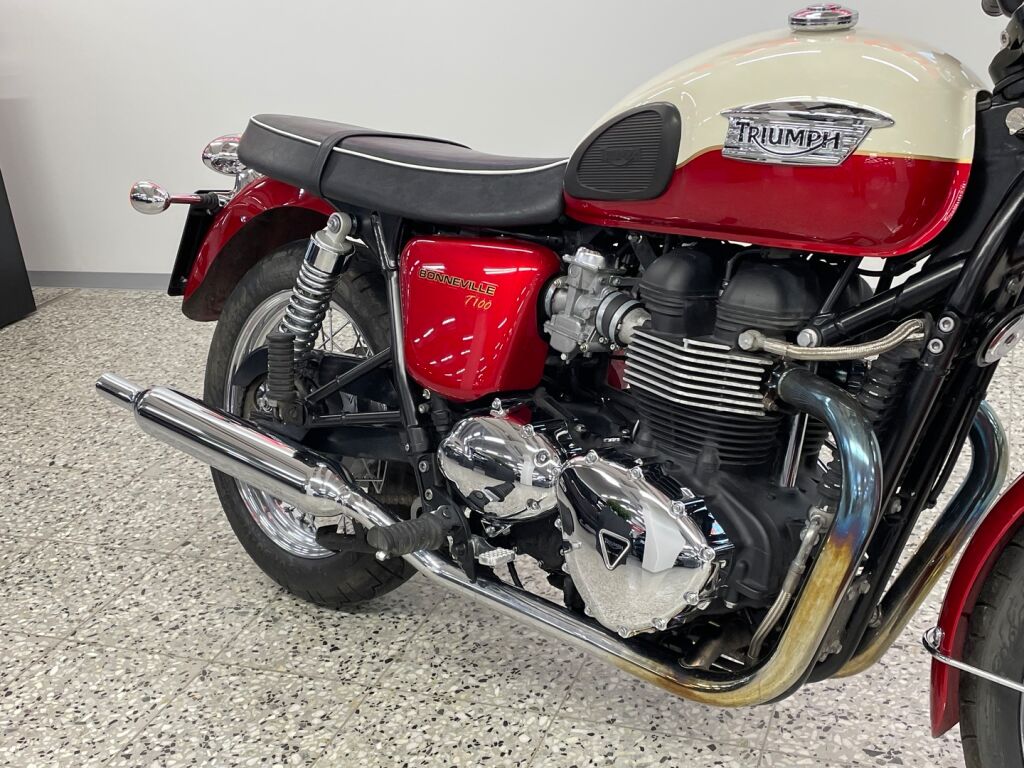 Triumph BONNEVILLE 2012 