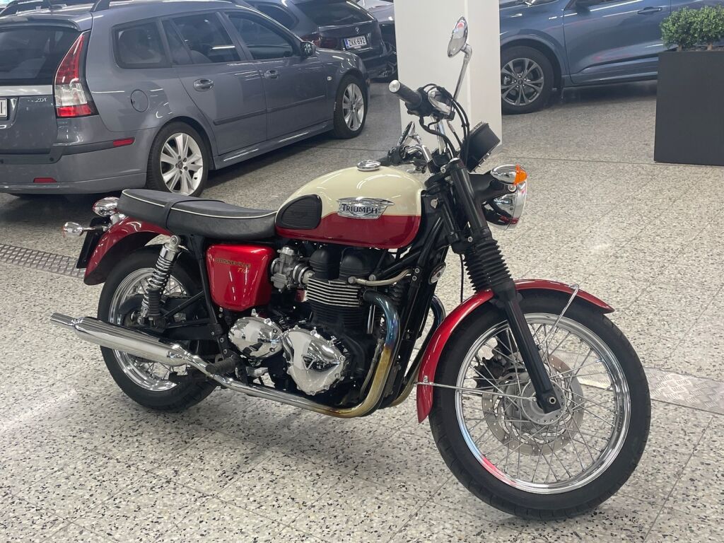 Triumph BONNEVILLE 2012 