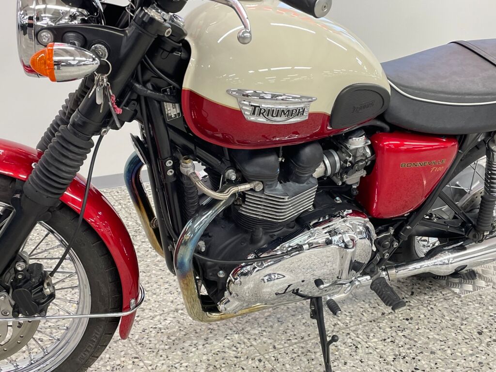Triumph BONNEVILLE 2012 