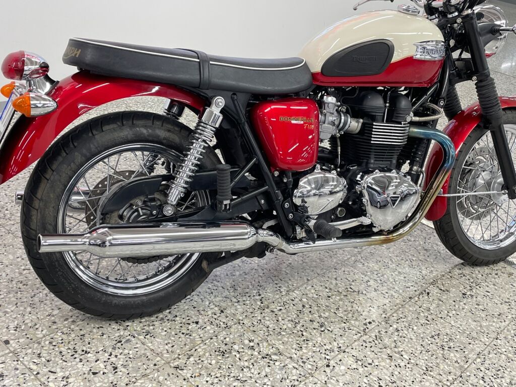 Triumph BONNEVILLE 2012 