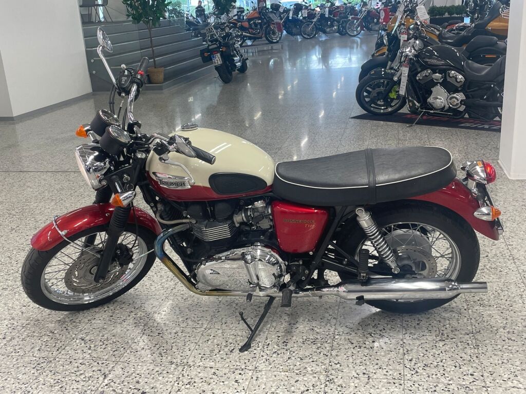 Triumph BONNEVILLE 2012 