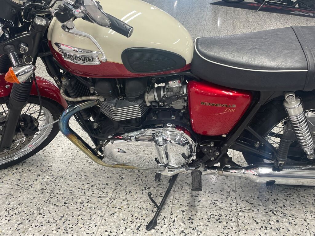 Triumph BONNEVILLE 2012 