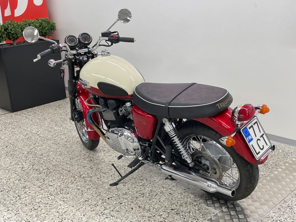 Triumph BONNEVILLE 2012 