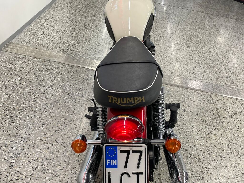Triumph BONNEVILLE 2012 