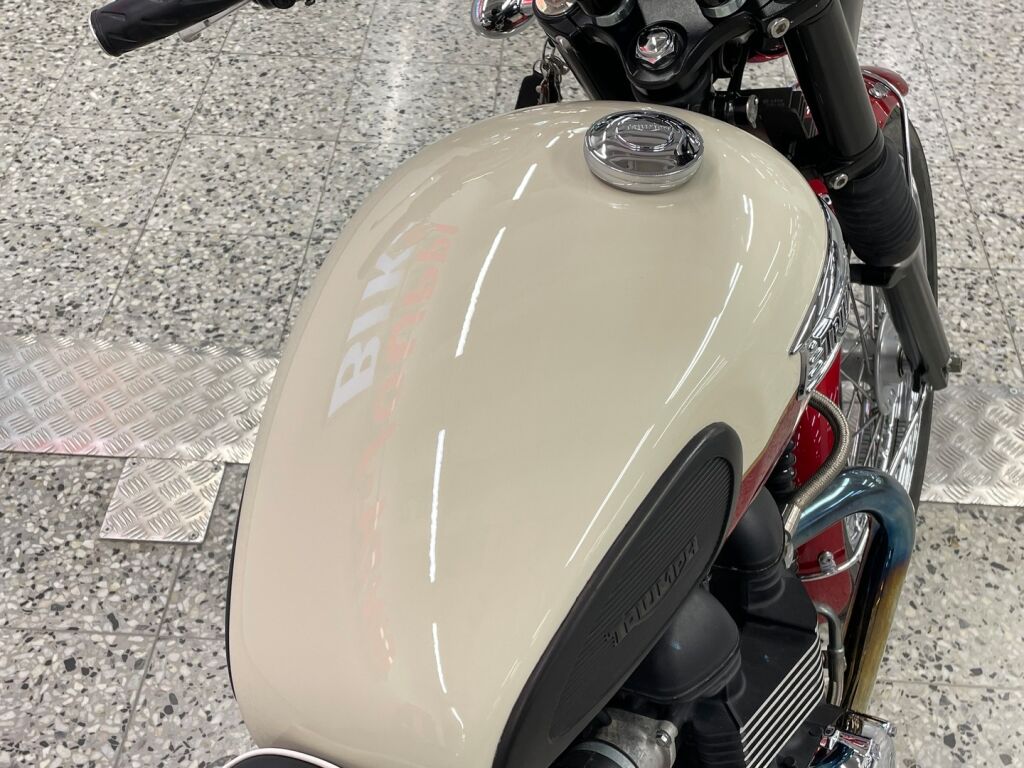 Triumph BONNEVILLE 2012 