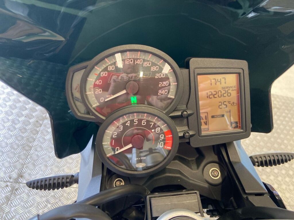 BMW F 2018 Musta