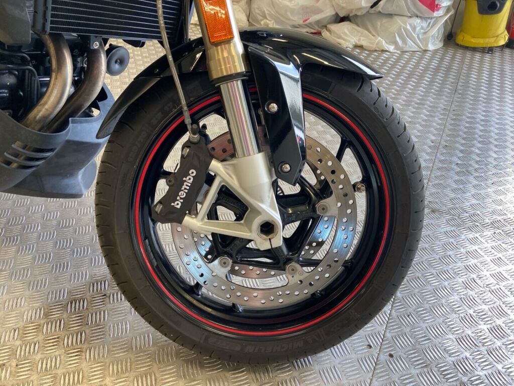 BMW F 2018 Musta