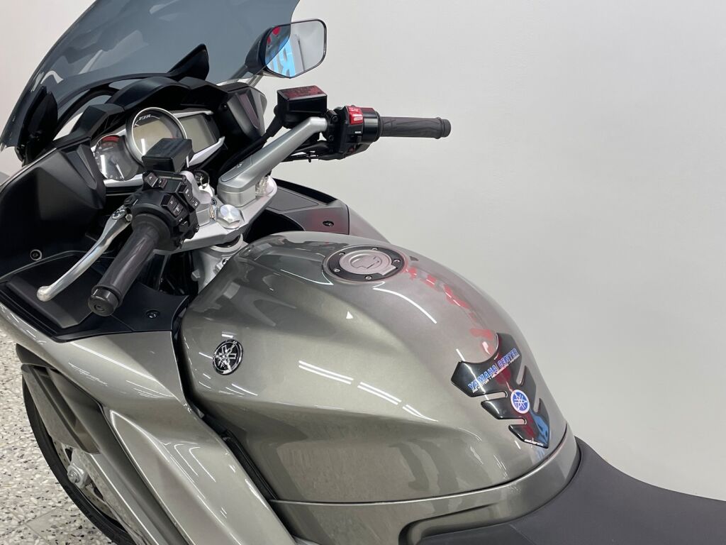 Yamaha FJR 2013 Hopea