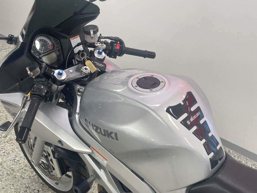 Suzuki SV 2003 Y