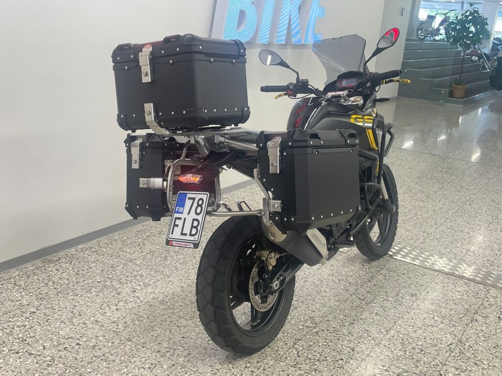 BMW G 2022 Musta