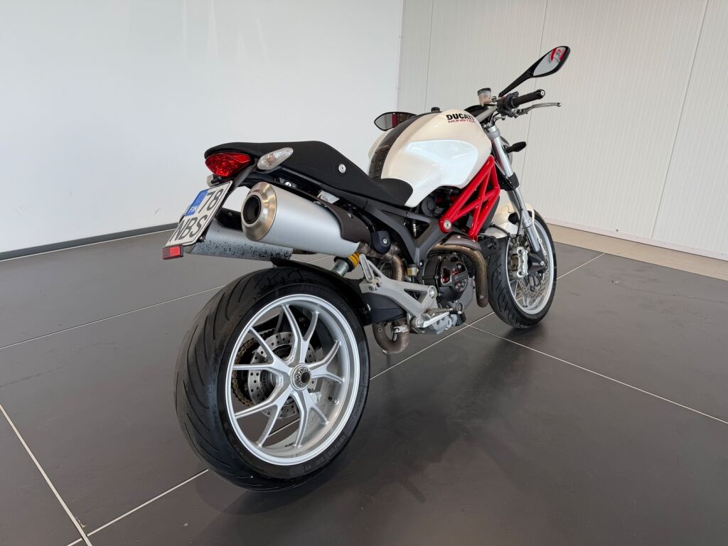 Ducati MONSTER 2011 