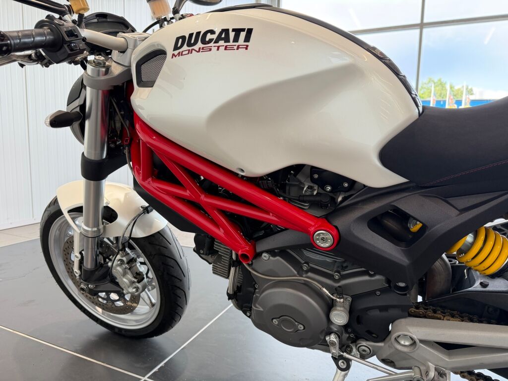 Ducati MONSTER 2011 
