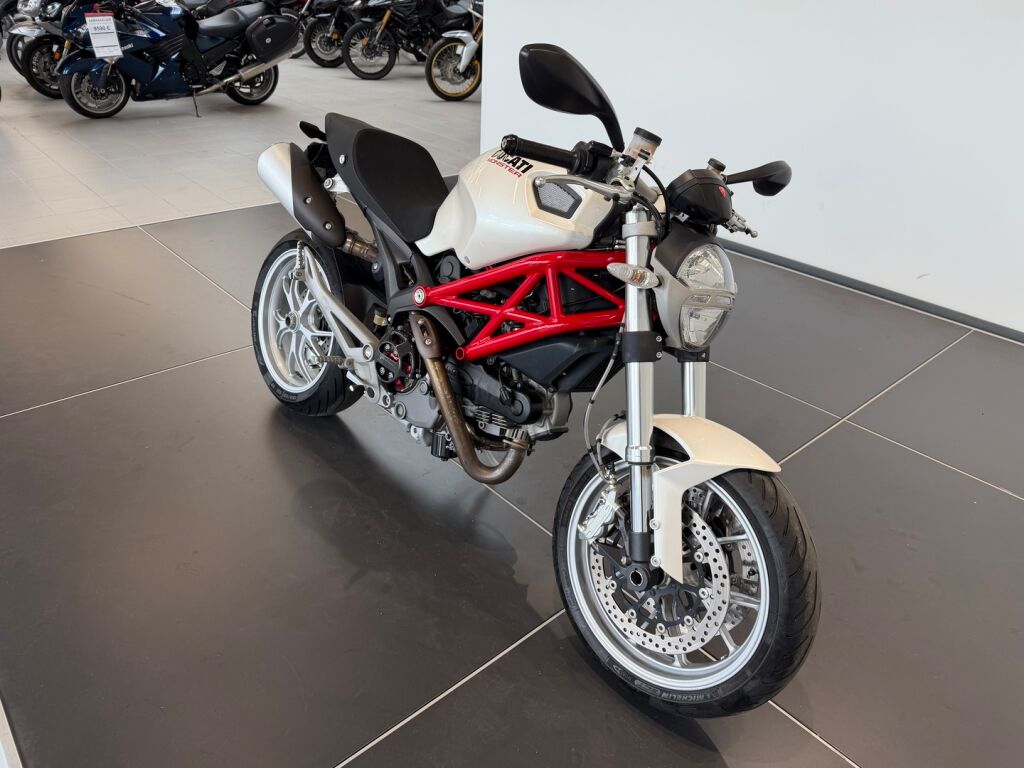 Ducati MONSTER 2011 