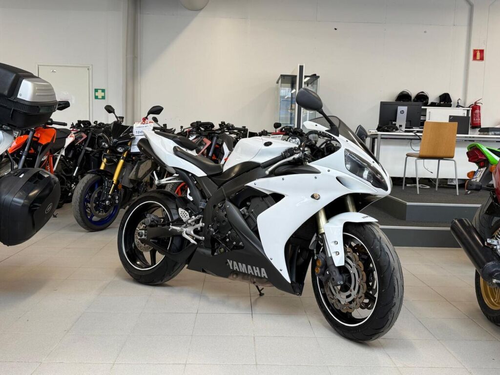 Yamaha YZF-R1 2005 Valkoinen