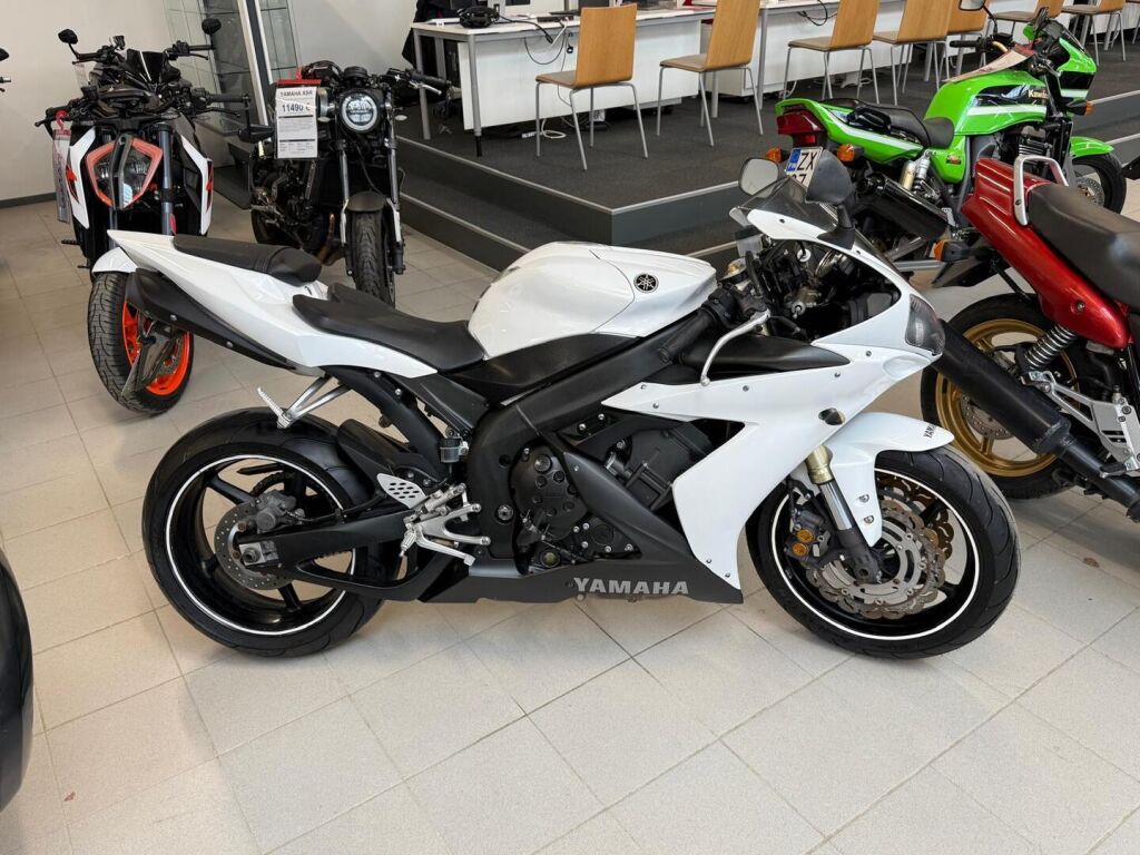 Yamaha YZF-R1 2005 Valkoinen