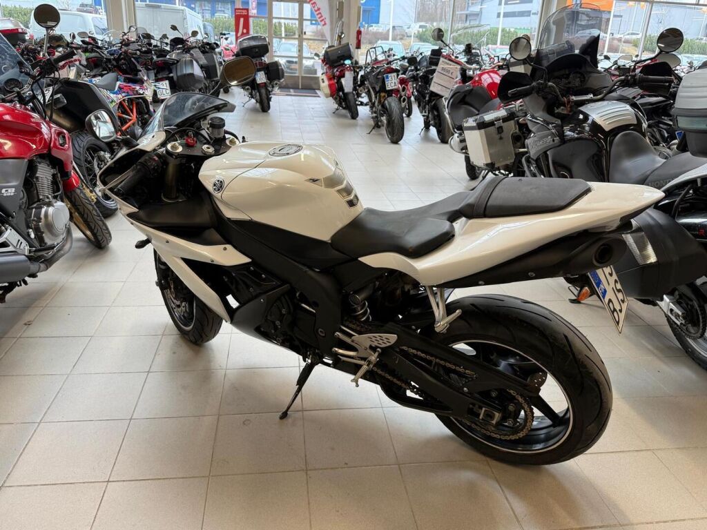 Yamaha YZF-R1 2005 Valkoinen