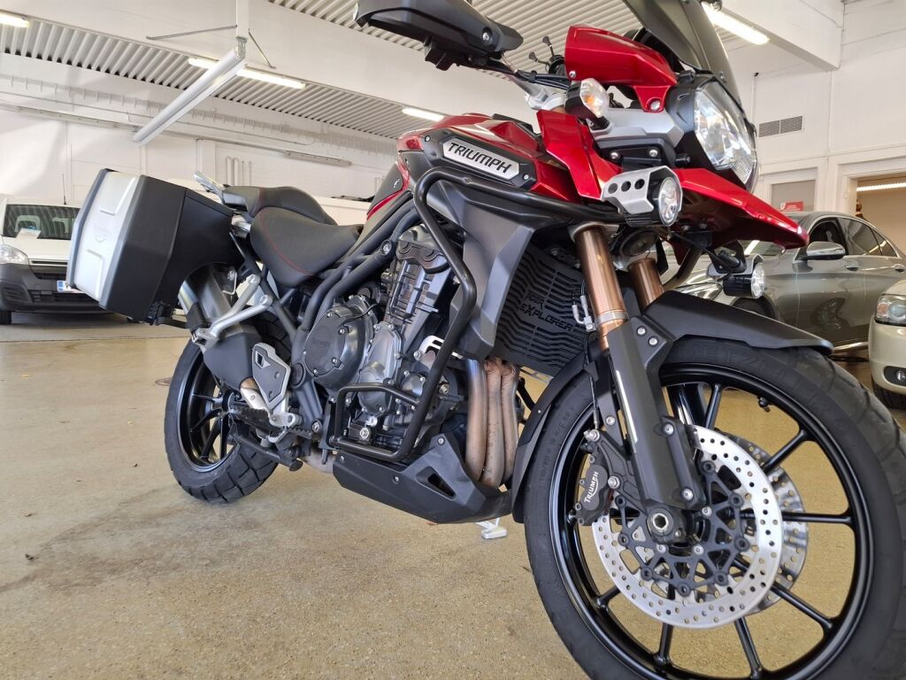 Triumph Tiger 2015 Punainen