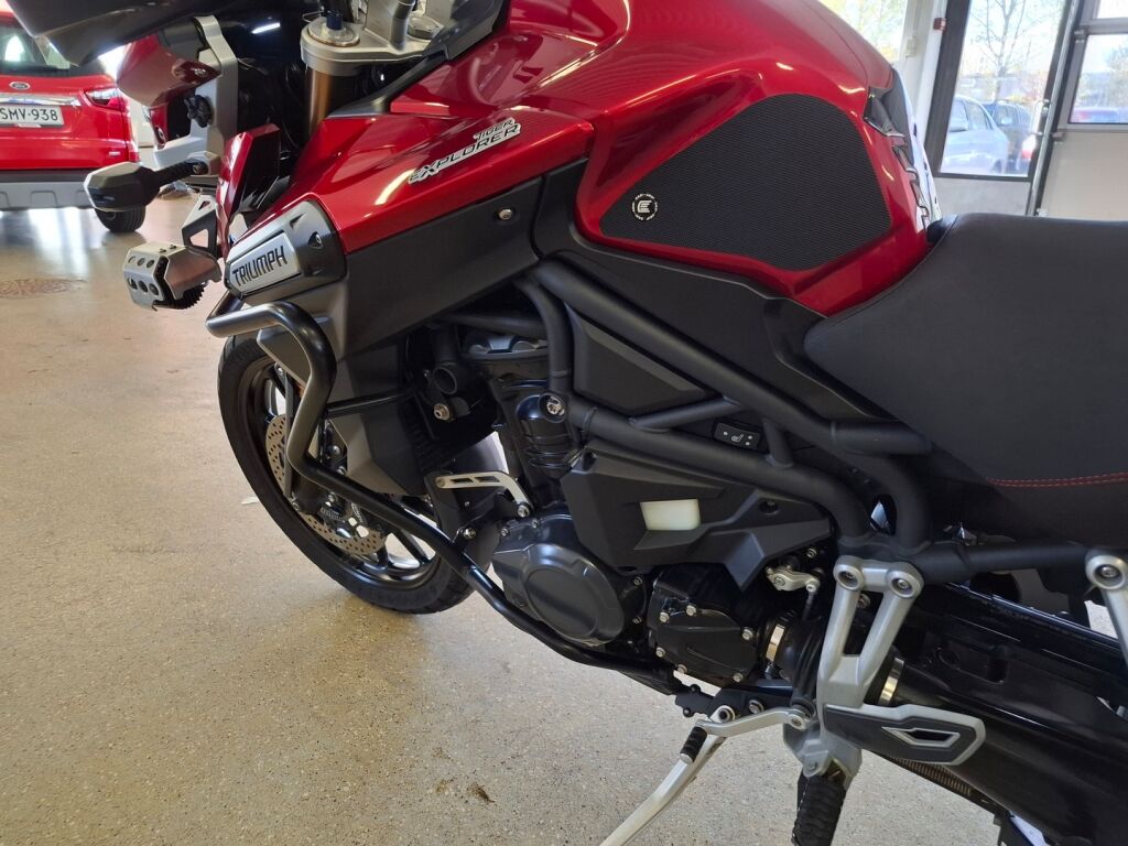 Triumph Tiger 2015 Punainen