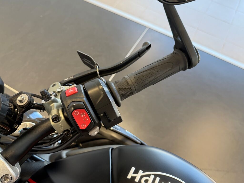 Triumph SPEED TRIPLE 2020 Musta
