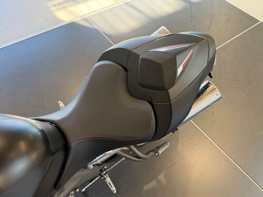 Triumph SPEED TRIPLE 2020 Musta
