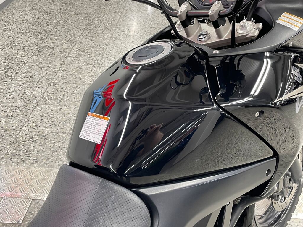 Suzuki DL 2011 Musta