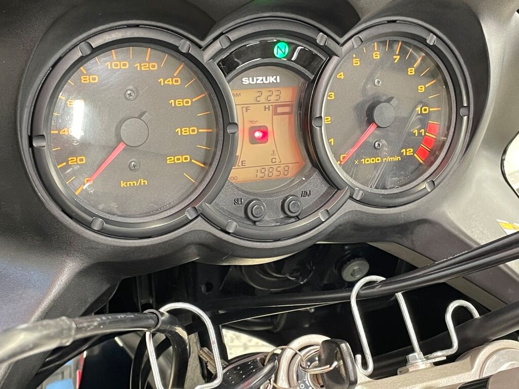 Suzuki DL 2011 Musta