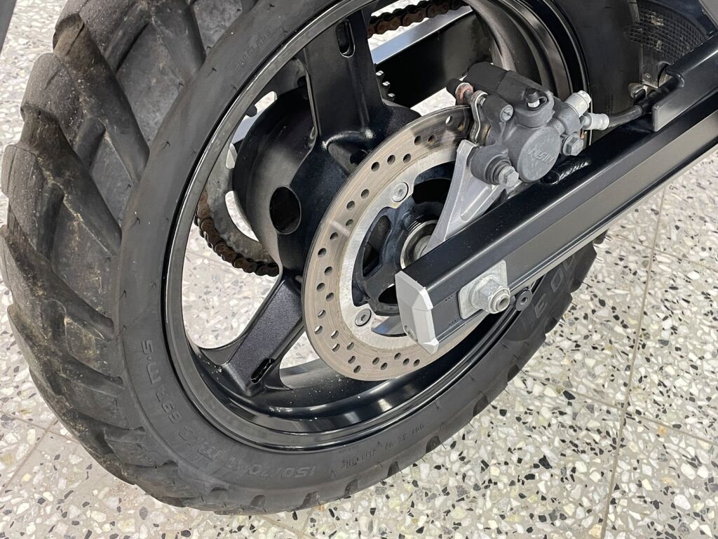 Suzuki DL 2011 Musta