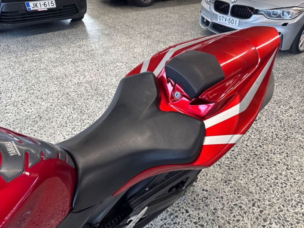 Yamaha YZF-R1 2006 